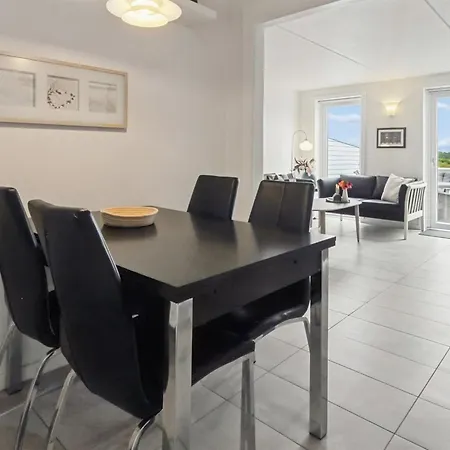 Leilighet Maarit - 2-3km From The Sea By Interhome